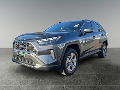 Used 2024 Toyota RAV4 XLE w/ Convenience Package AWD/4WD image 3