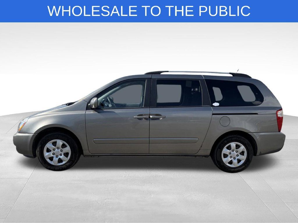 Used 2010 Kia Sedona LX FWD image 2
