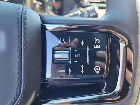 Used 2026 Land Rover Range Rover Velar Dynamic SE AWD/4WD image 20