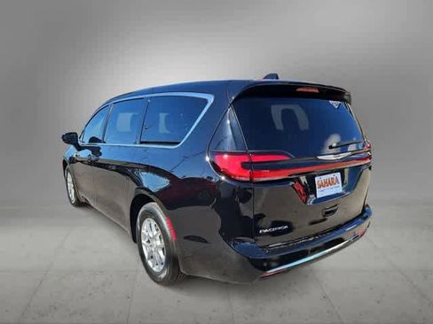 New 2026 Chrysler Pacifica Select FWD image 6