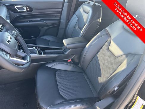 New 2026 Jeep Compass Latitude image 17