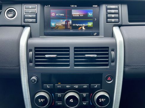 Used 2018 Land Rover Discovery Sport HSE AWD/4WD image 19
