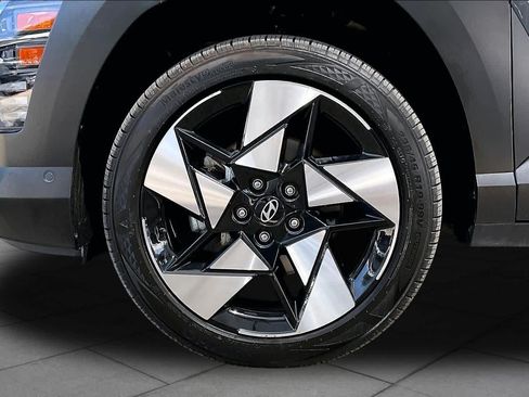 Used 2024 Hyundai Kona Limited AWD/4WD image 11