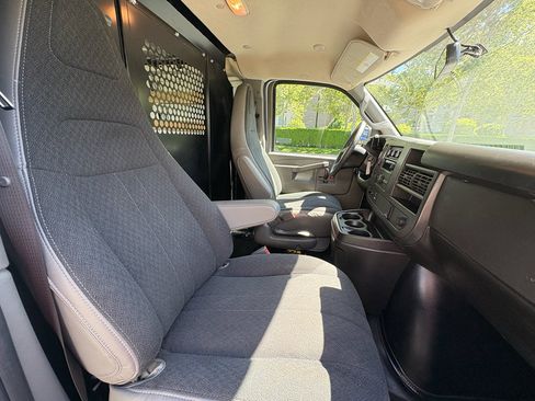 Used 2024 GMC Savana 2500 w/ Driver Convenience Package RWD image 23