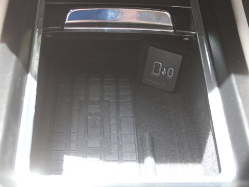 Used 2023 Lincoln Corsair FWD w/ Equipment Group 101A image 41