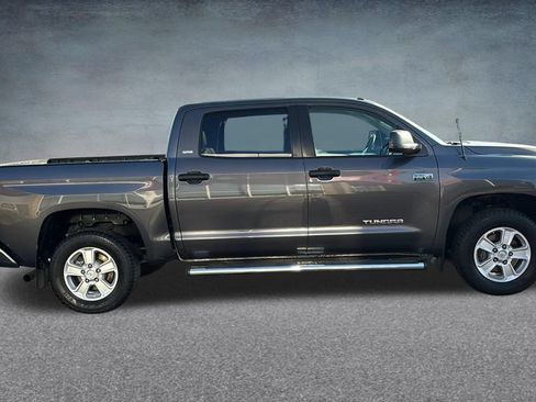 Used 2018 Toyota Tundra SR5 w/ SR5 Upgrade Package AWD/4WD image 29