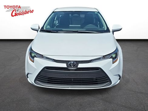 Used 2026 Toyota Corolla LE FWD image 2