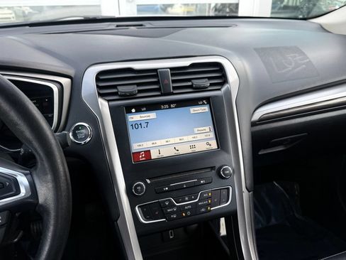 Used 2018 Ford Fusion SE w/ Equipment Group 602A FWD image 31