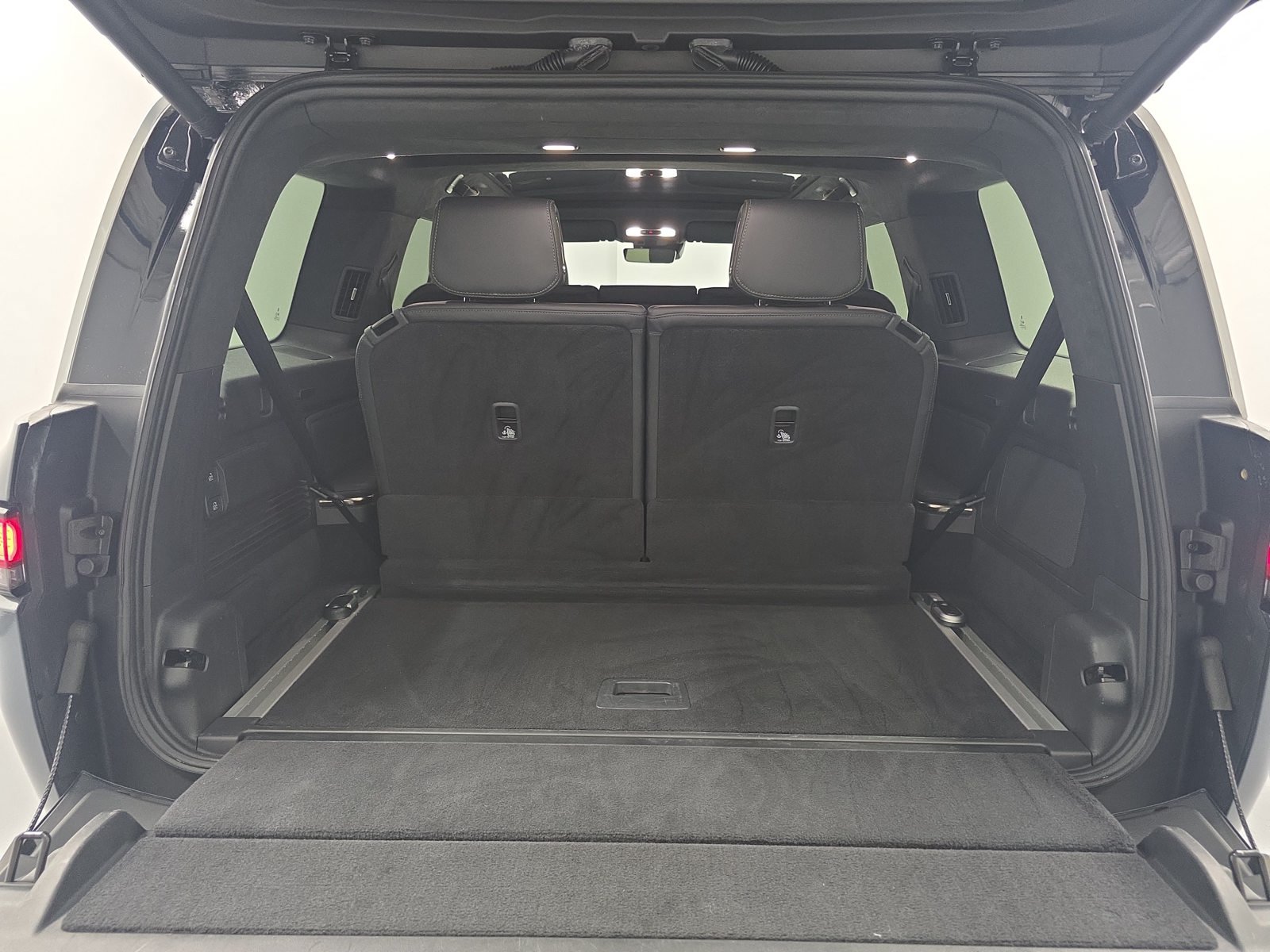 Used 2022 Rivian R1S Launch Edition Quad AWD/4WD image 15