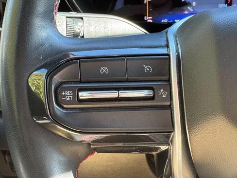 Used 2023 Chevrolet Colorado Z71 w/ Z71 Convenience Package 2 image 17