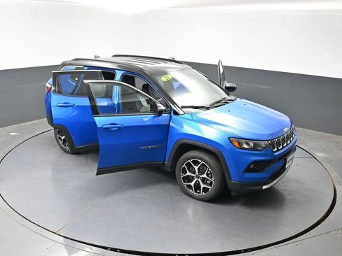 Used 2025 Jeep Compass Limited AWD/4WD image 61