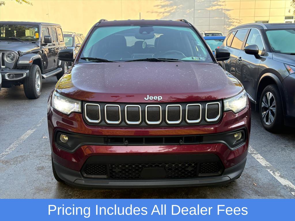 Used 2022 Jeep Compass Latitude AWD/4WD image 3