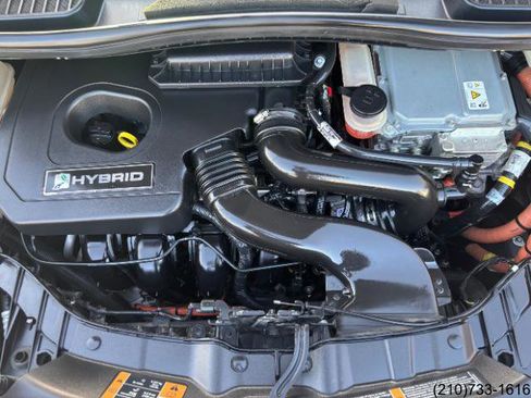 Used 2017 Ford C-MAX SE w/ Cold Weather Package image 11