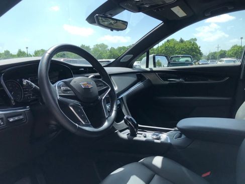 Used 2023 Cadillac XT5 Premium Luxury w/ Technology Package AWD/4WD image 7