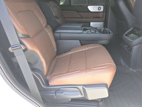 Used 2023 Lincoln Navigator Reserve AWD/4WD image 29