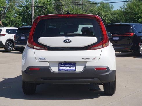 Used 2021 Kia Soul S FWD image 4