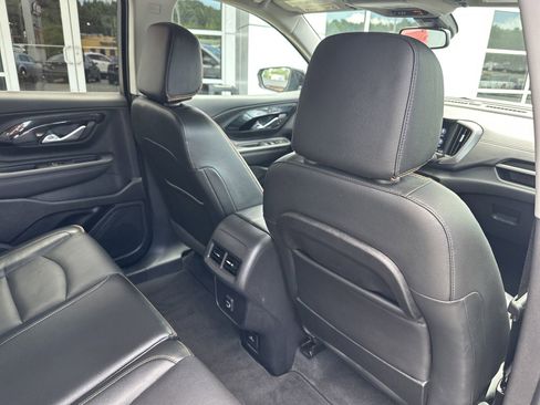 Used 2023 GMC Terrain AT4 image 27