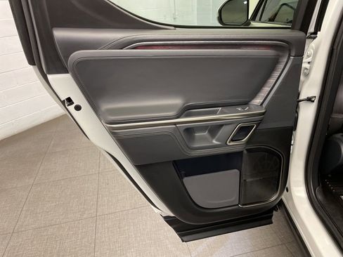 Used 2022 Rivian R1T Launch Edition image 28