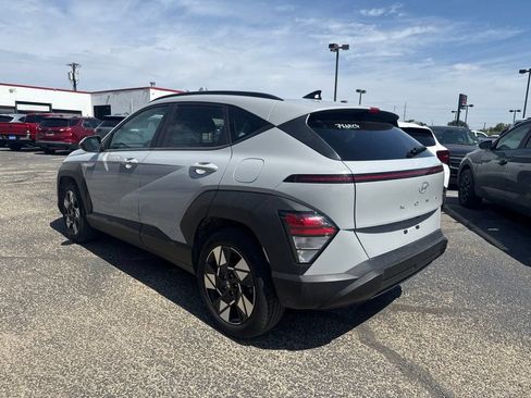 Used 2025 Hyundai Kona SEL FWD image 4
