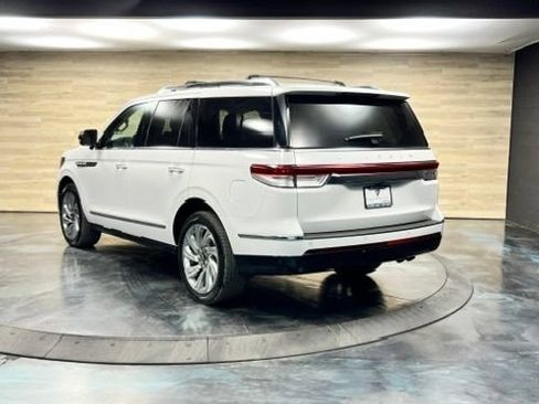 Used 2023 Lincoln Navigator Reserve AWD/4WD image 18