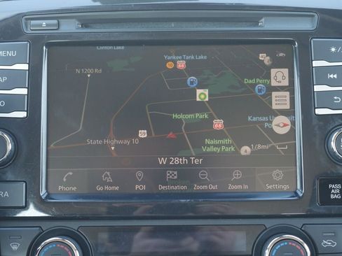 Used 2021 Nissan Maxima 3.5 SV w/ Floor Mat Group FWD image 10