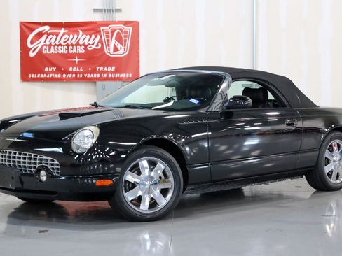 Used 2002 Ford Thunderbird RWD image 2