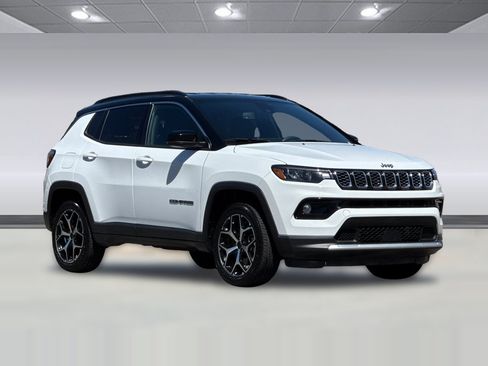 Used 2025 Jeep Compass Limited AWD/4WD image 7