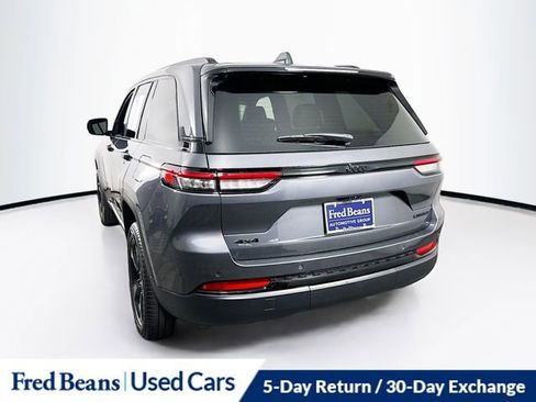 Used 2024 Jeep Grand Cherokee Limited w/ Black Appearance Package image 33