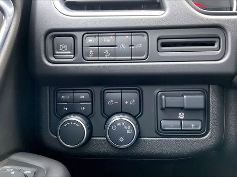 Used 2021 Chevrolet Tahoe Z71 w/ Z71 Signature Package image 71