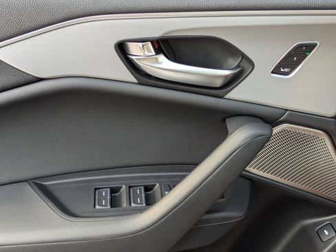 Certified 2025 Acura TLX w/Technology Package image 12