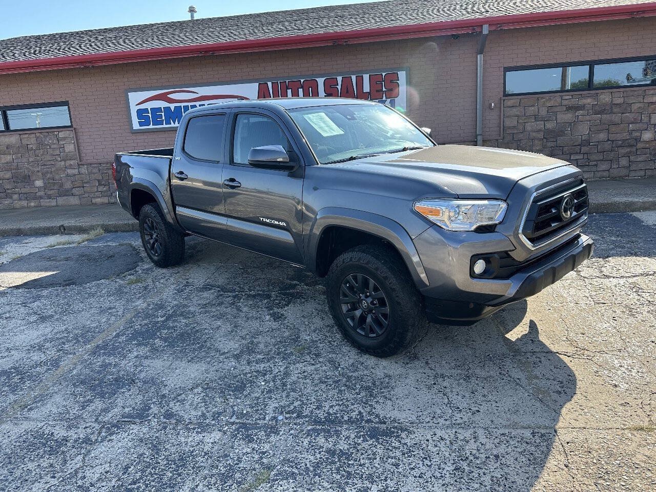 Used 2021 Toyota Tacoma SR5 AWD/4WD image 1