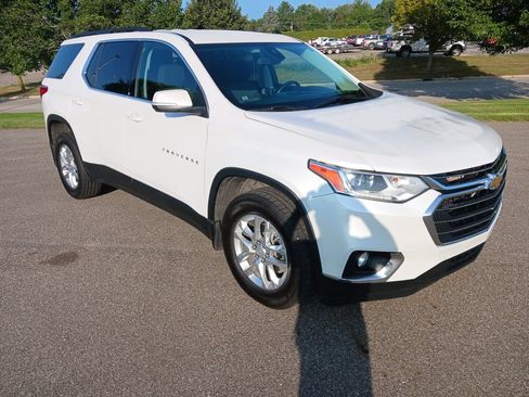 Used 2021 Chevrolet Traverse LT w/ LPO, Floor Liner Package AWD/4WD image 1