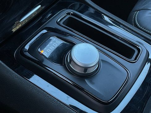 Used 2022 Chrysler 300 S image 37