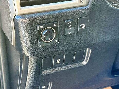 Used 2010 Lexus GX 460 image 11