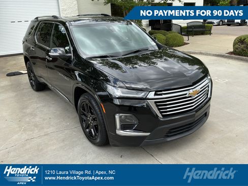 Used 2023 Chevrolet Traverse Premier w/ LPO, Floor Liner Package FWD image 1