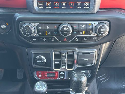 Used 2021 Jeep Wrangler Unlimited Rubicon AWD/4WD image 12