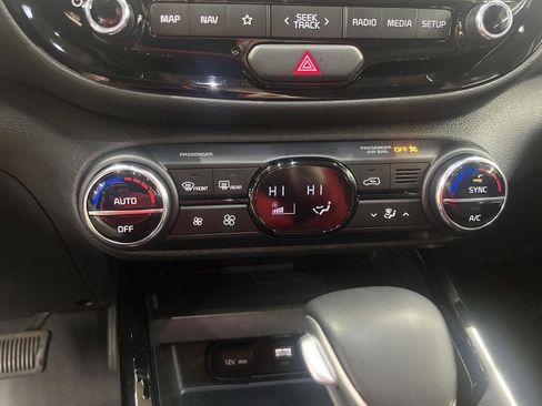 Used 2024 Kia Soul EX image 21