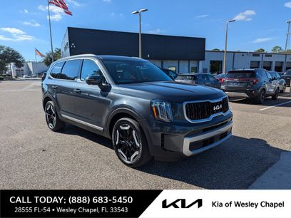 Used 2023 Kia Telluride EX w/ EX Captain's Chair Package