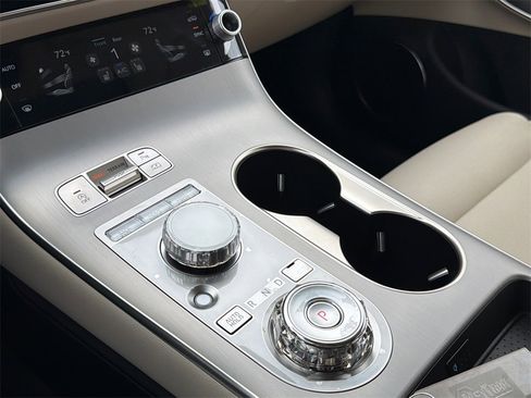 New 2026 Genesis GV70 2.5T Select image 32