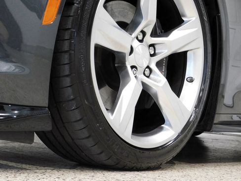 Used 2018 Chevrolet Camaro SS RWD image 24