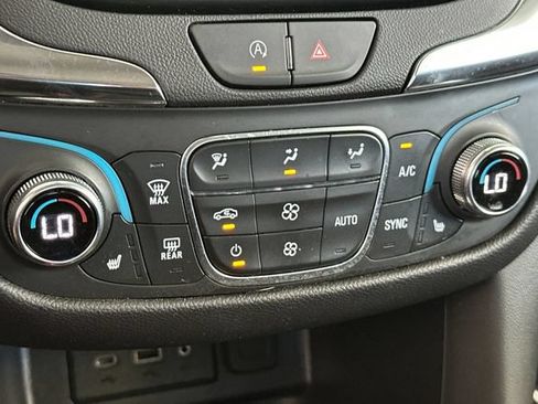 Used 2024 Chevrolet Equinox LT AWD/4WD image 23