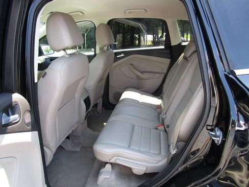 Used 2016 Ford Escape SE w/ SE Leather Comfort Package FWD image 22