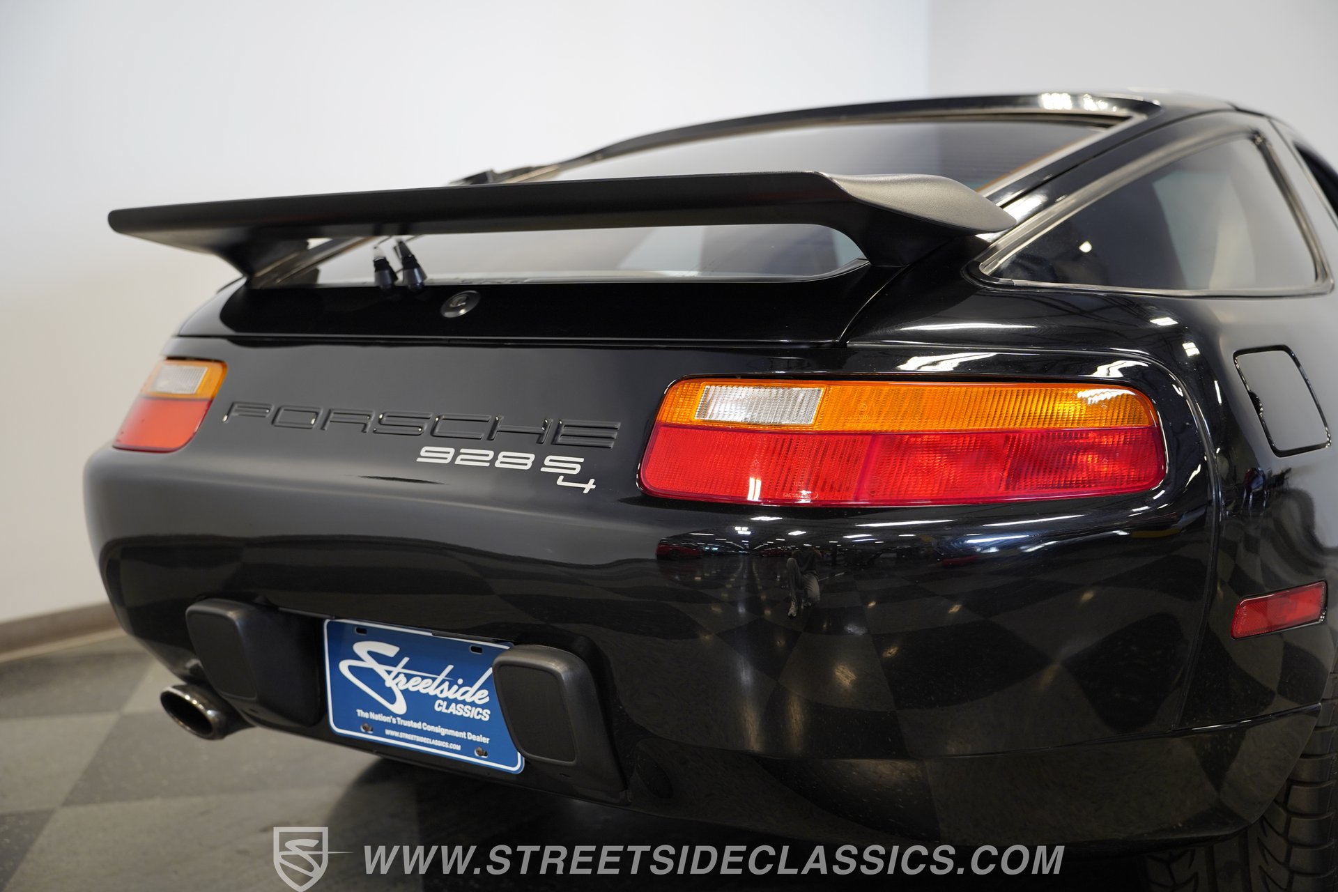 Used 1988 Porsche 928 S4 RWD image 32