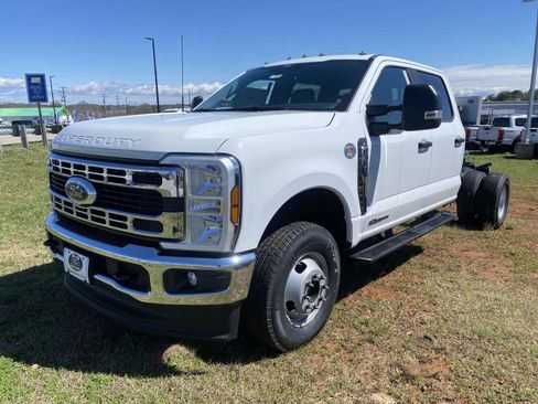New 2026 Ford F350 XL w/ XL Chrome Package AWD/4WD image 3