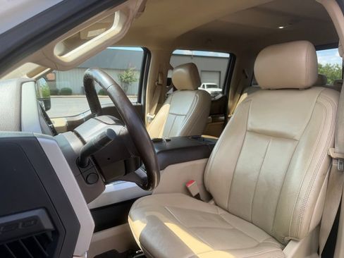 Used 2019 Ford F150 Lariat w/ Equipment Group 502A Luxury AWD/4WD image 14