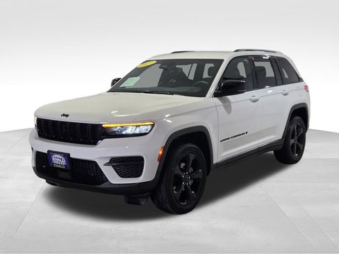 Certified 2023 Jeep Grand Cherokee Altitude AWD/4WD image 21