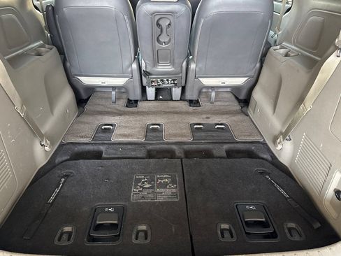 Used 2018 Kia Sedona LX w/ LX Essentials Premium Package FWD image 16