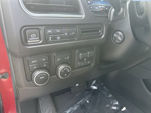 Used 2022 Chevrolet Tahoe LT w/ LT Signature Package image 11