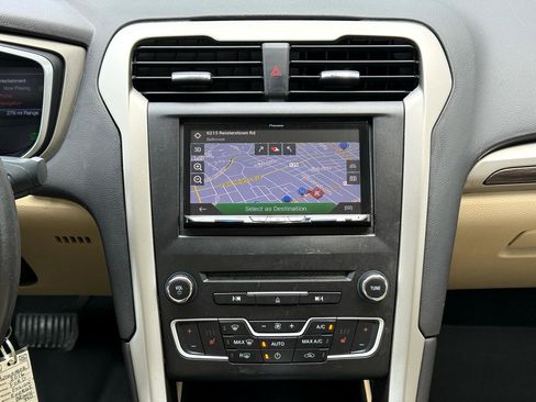 Used 2016 Ford Fusion Energi SE image 12