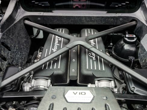 Used 2015 Lamborghini Huracan LP 610-4 image 38